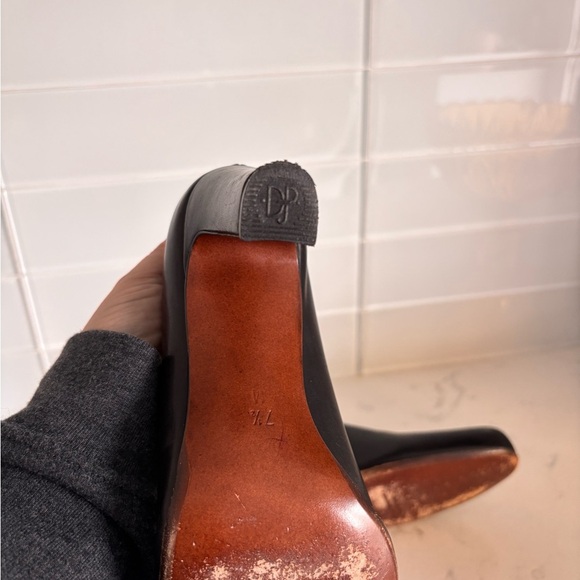 Donald J. Pliner Black Heels Classic Elegance - Picture 9 of 12